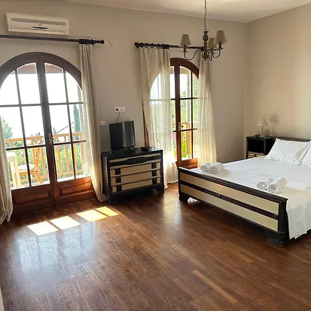 Seven Keys House בית נופש אכיליון